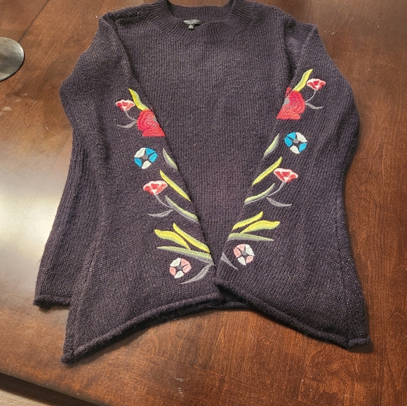 Sweater - Picture 3 of 4